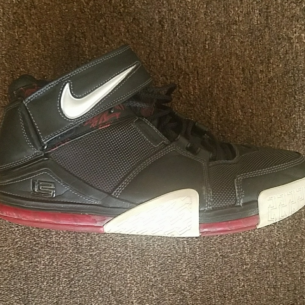 Nike Zoom Lebron II Bundle (HOT!!)